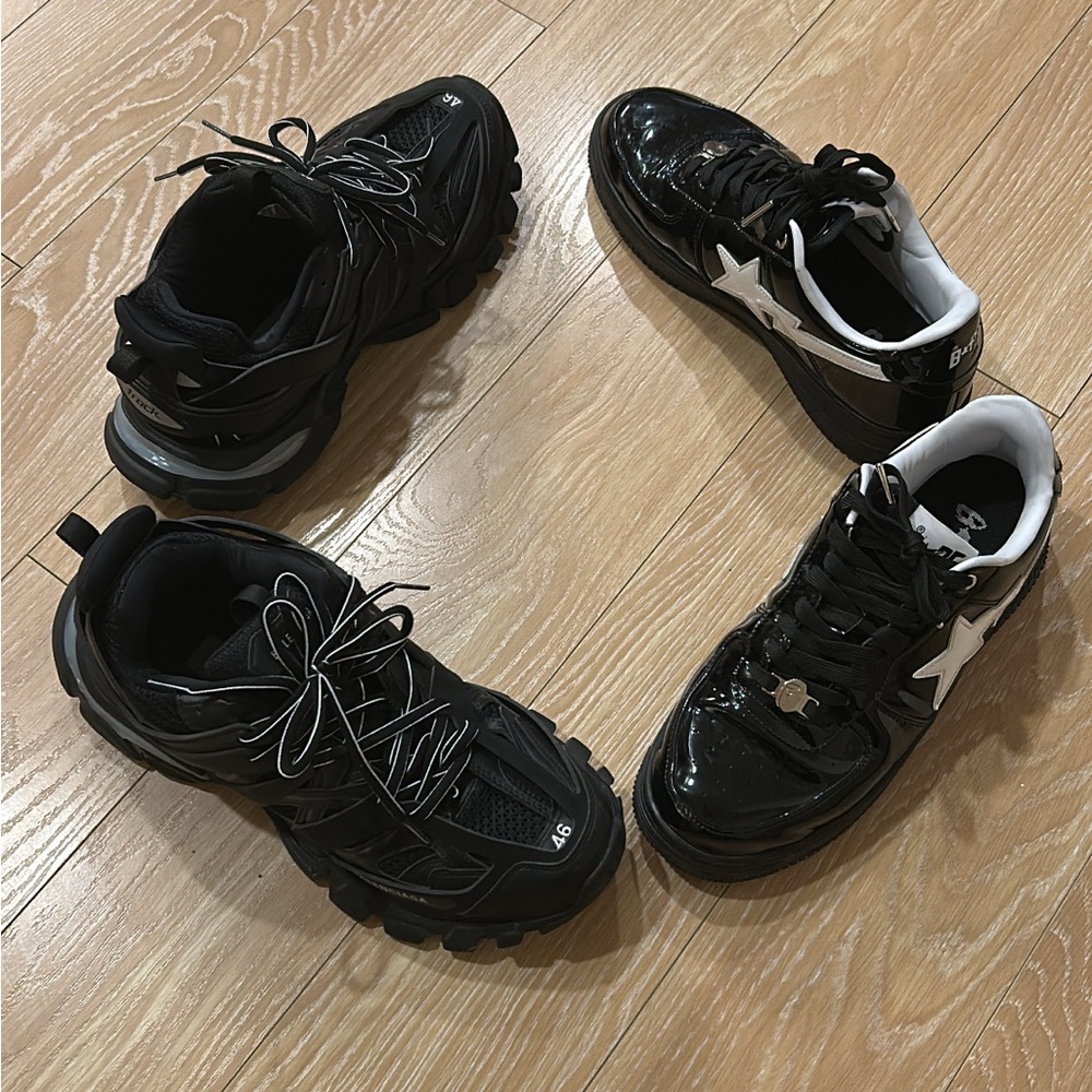 Balenciaga Men's Black and White Sneakers - Picture 2 of 4